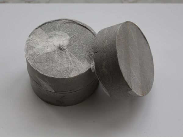 Reduced iron powder application for aluminum alloy iron additive